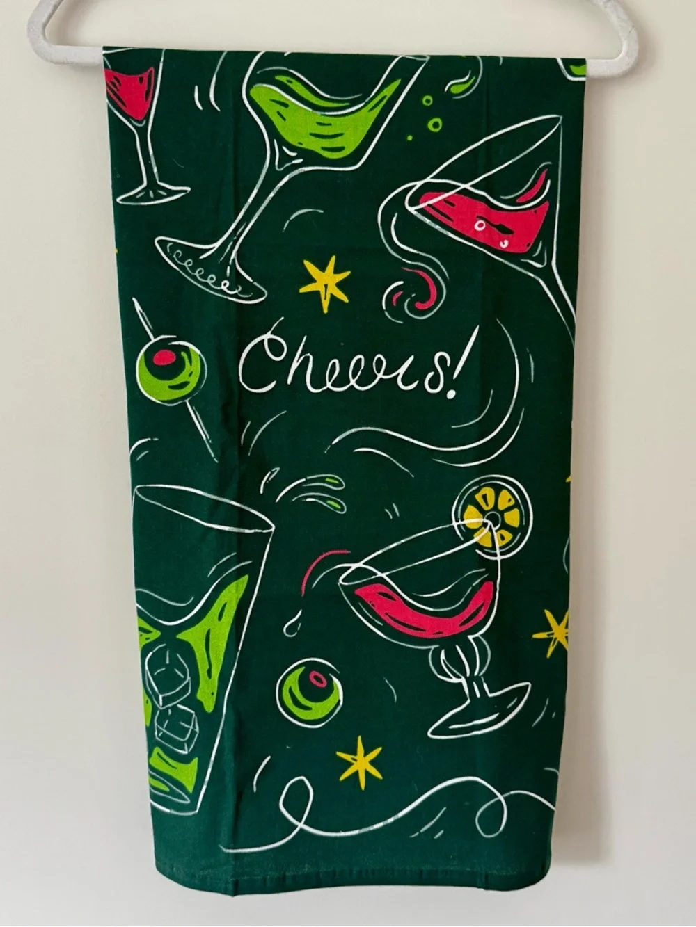 NWOT Crofton Tea Towels Set of 2 – Cheers Wine & Gold Star Kitchen Towels Decor